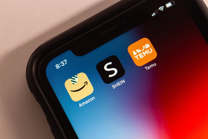 Румынское правительство введет фиксированный налог в размере 25 леев на каждую посылку из ЕС стоимостью до 150 евро, чтобы минимизировать последствия для местных предпринимателей.