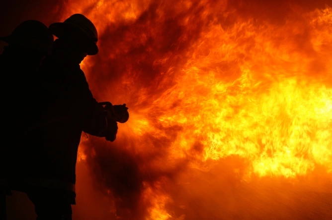Firefighters from Vâlcea are continuing interventions to extinguish a ...