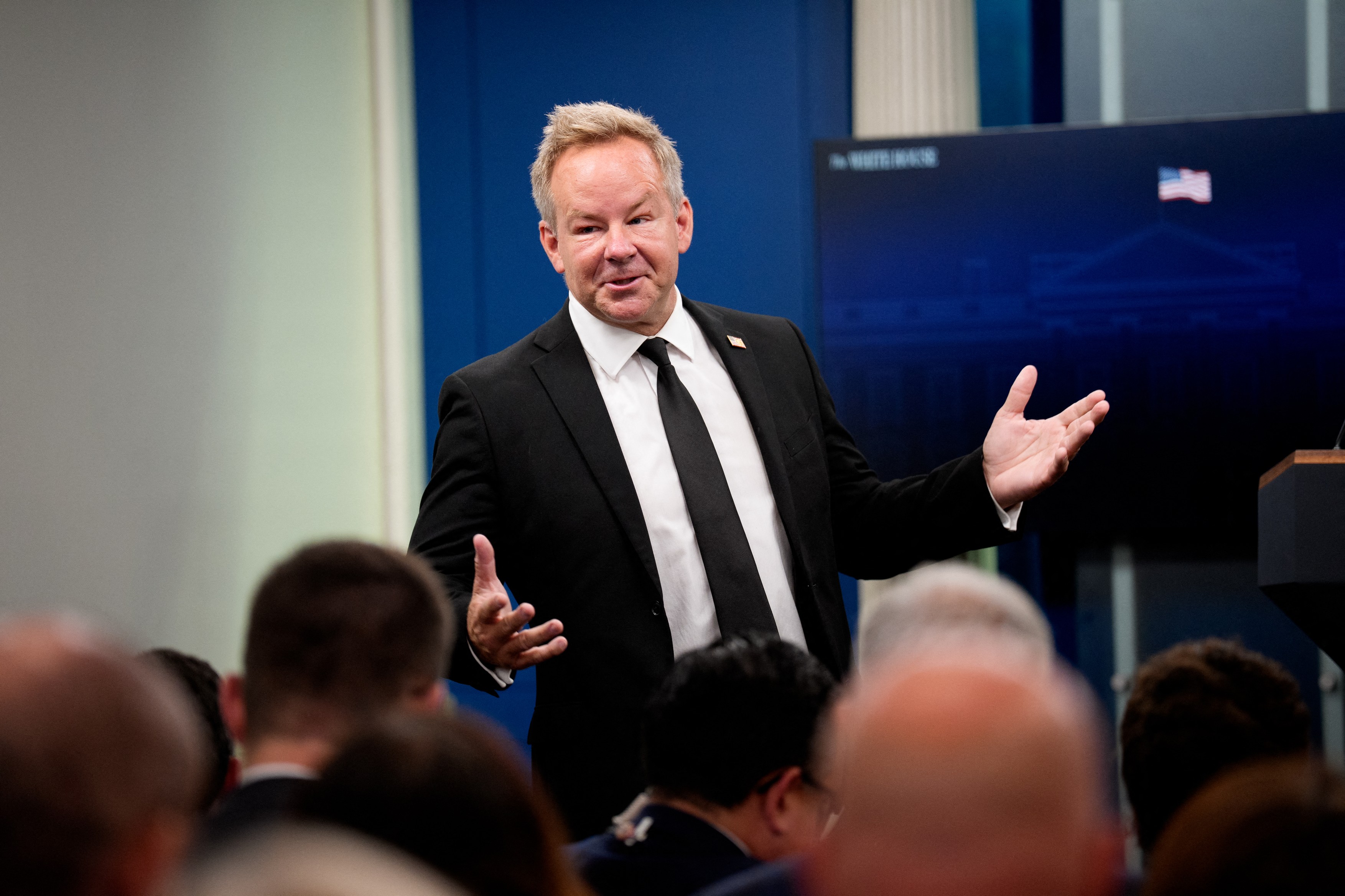 American reporter Brian Glenn received a bottle of vodka from a Russian