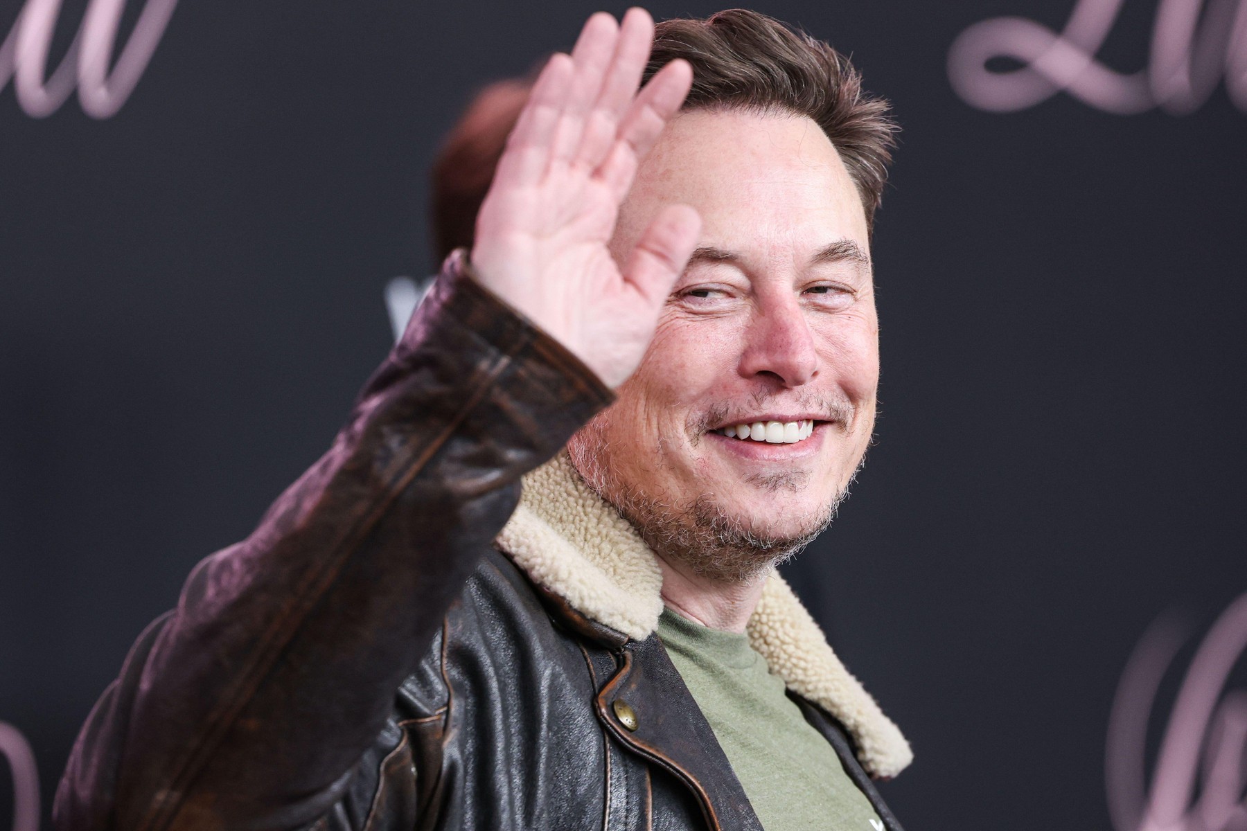 Elon Musk a intenté une action en justice contre Apple et OpenAI, les ...