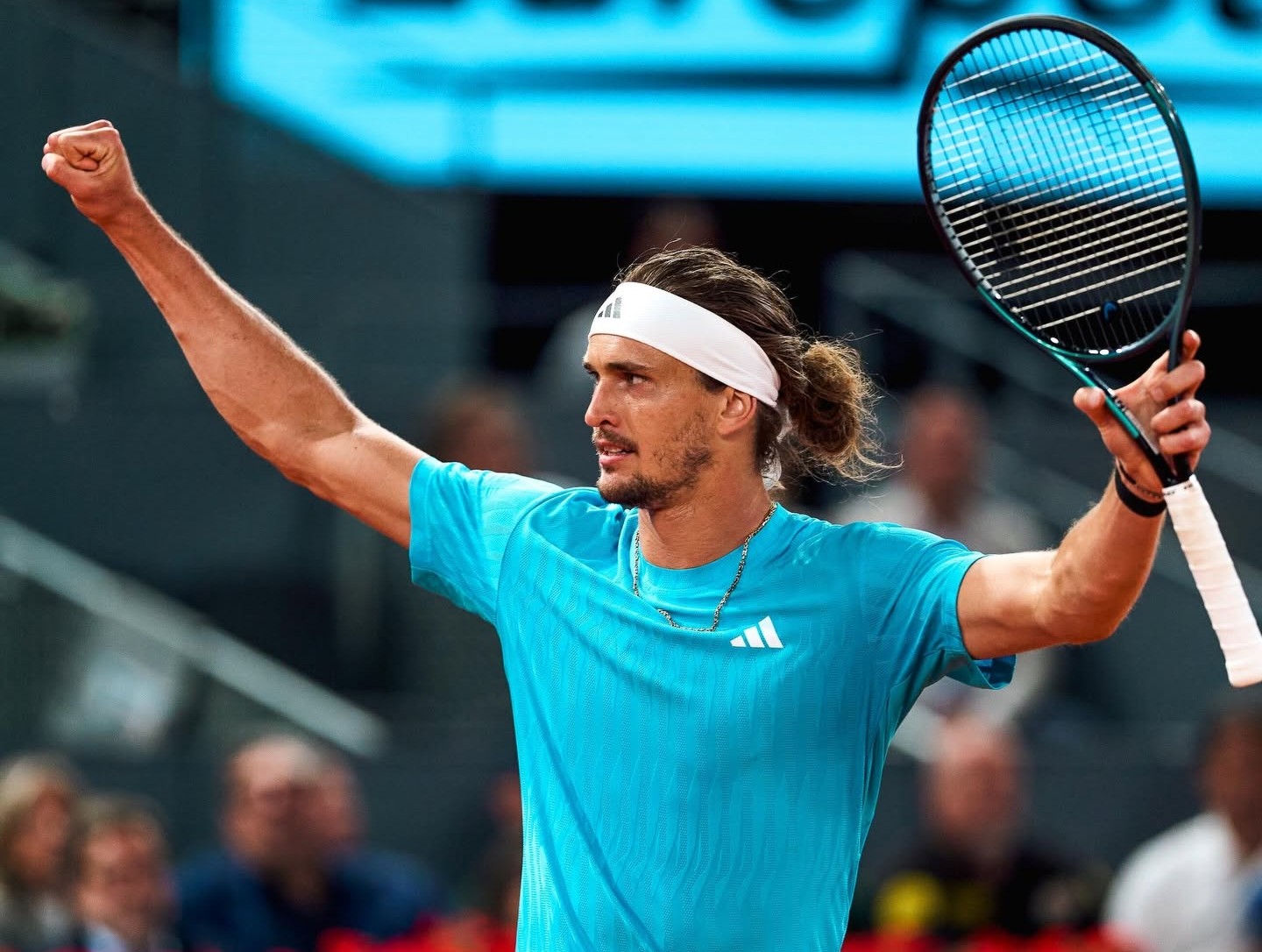アレクサンダー・ズベレフは、フラビオ・コボリを決勝で破り、ローラン
