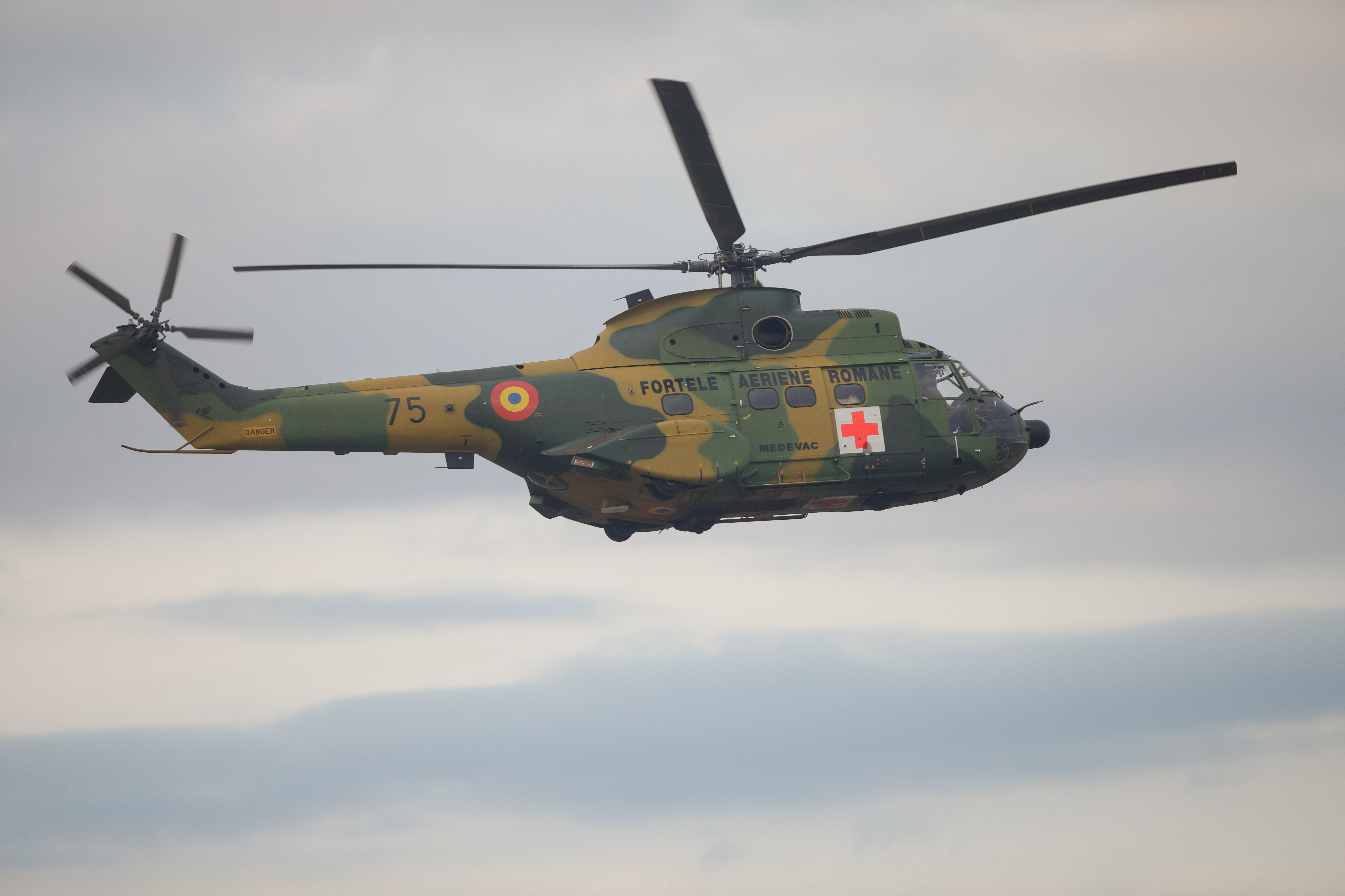The Ministry of National Defense has prepared an IAR-330 helicopter and two military ships to intervene in the case of the fire on the vessel GAS LISBON.