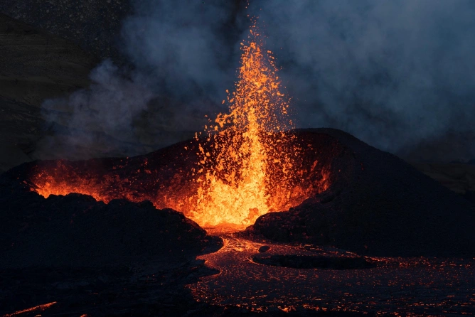 火山レ・ピトン・ド・ラ・フルネーズは1月18日に噴火しましたが、脅威