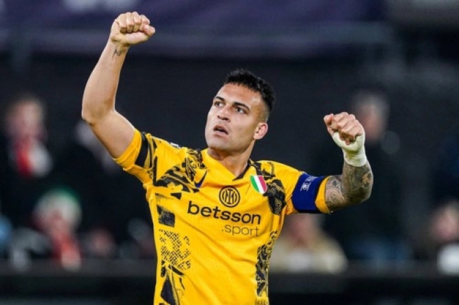 インテル・ミラノ ラウタロ Lautaro インテル・ミラノのキャプテン、ラウタロ・マルティネスは筋肉の捻挫を
