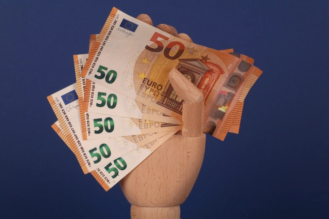 main event image