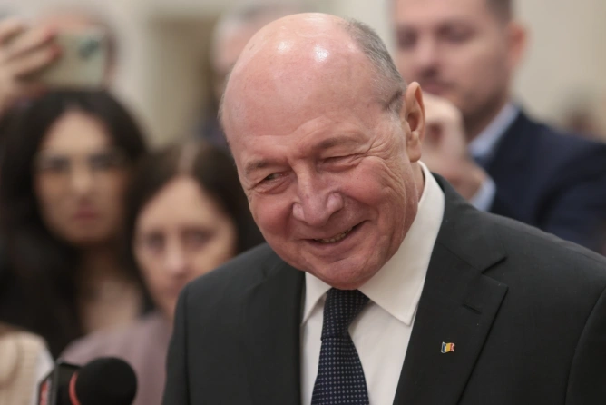 Sharp exchange of barbs between Traian Băsescu and Kelemen Hunor on the political stage
